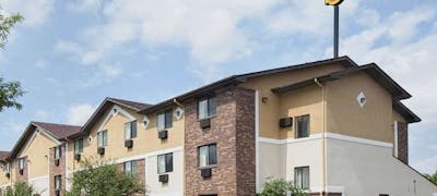 Super 8 Canton Livonia Area