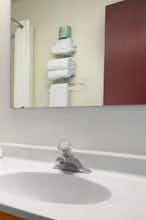 Hotel Super 8 by Wyndham Canton/Livonia Area photo 3