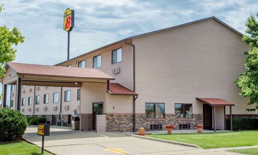 Super 8 by Wyndham Normal Bloomington