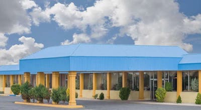 Days Inn & Suites by Wyndham Clovis