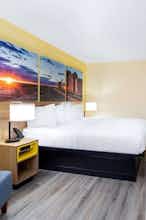 Hotel Days Inn And Suites Clovis photo 1