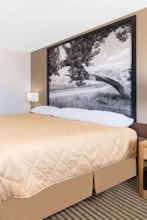 Hotel Super 8 by Wyndham Bowman photo 2