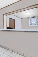Hotel Super 8 by Wyndham Bowman photo 5