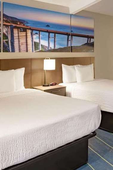 Hotel Days Inn & Suites by Wyndham Anaheim At Disneyland Park photo 2