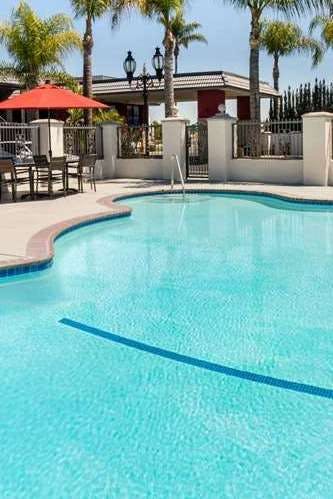 Hotel Days Inn & Suites by Wyndham Anaheim At Disneyland Park photo 5