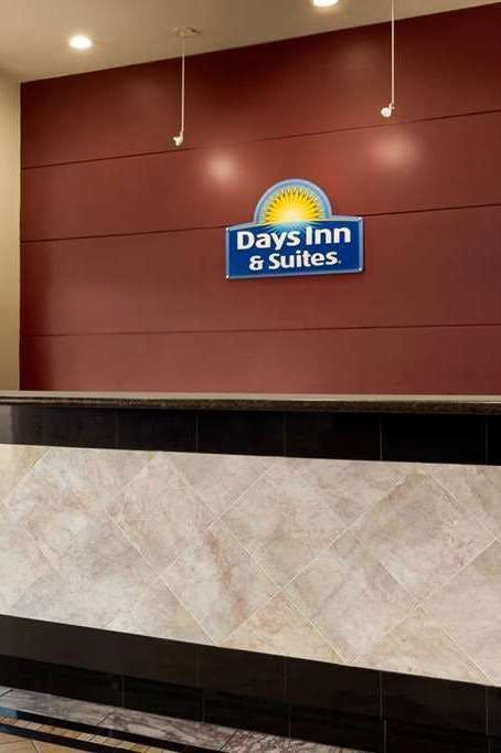 Hotel Days Inn & Suites by Wyndham Anaheim At Disneyland Park photo 4