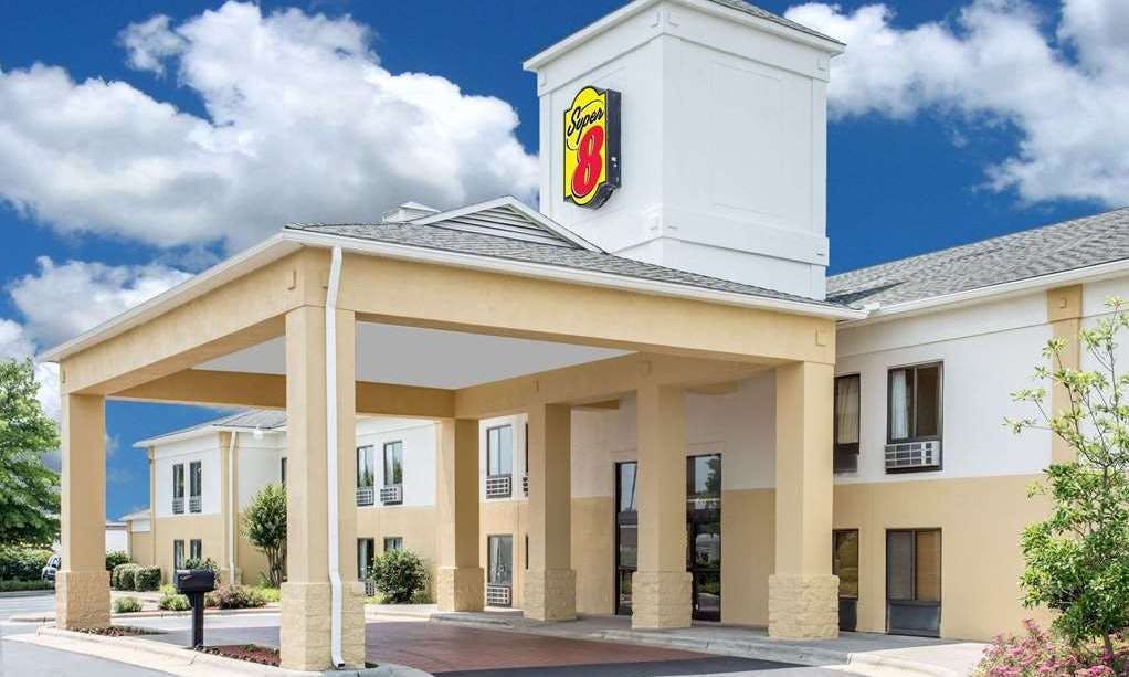 Super 8 Clemmons/Bermuda Run