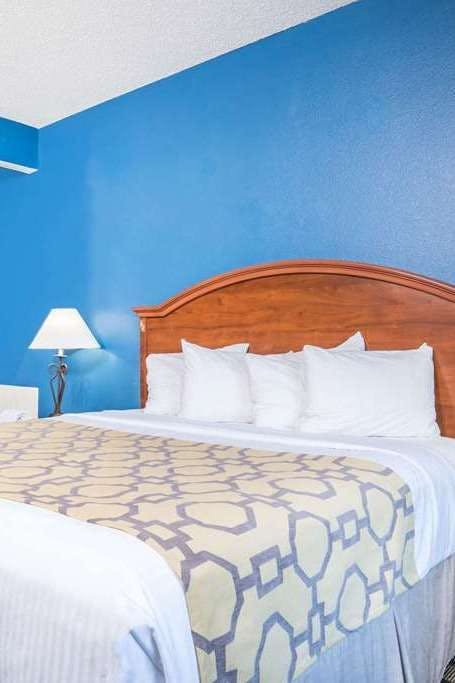 Hotel Baymont by Wyndham Albany MN photo 2