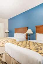 Hotel Baymont by Wyndham Albany MN photo 1