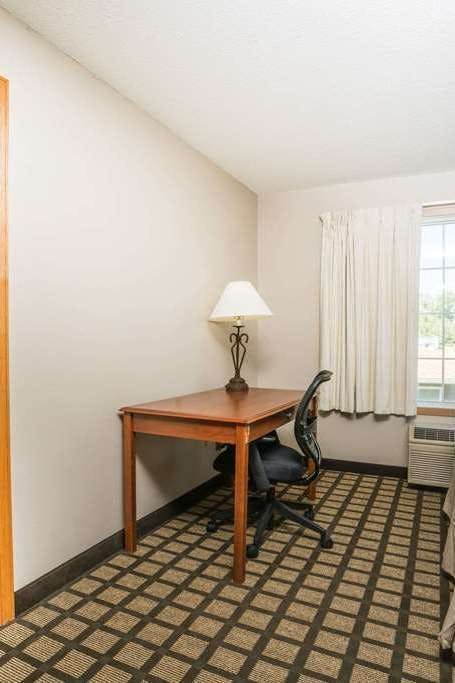 Hotel Baymont by Wyndham Albany MN photo 3