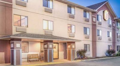 Super 8 by Wyndham Wheeling WV