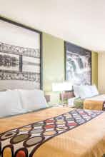 Hotel Super 8 by Wyndham Wheeling WV photo 1