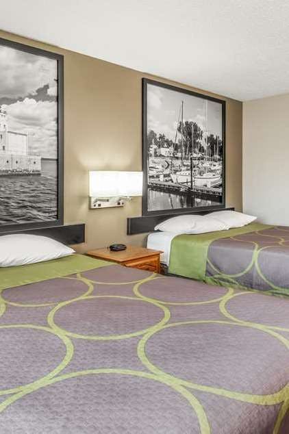 Hotel Super 8 Green Bay Near Stadium photo 1