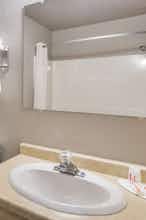 Hotel Super 8 Green Bay Near Stadium photo 3