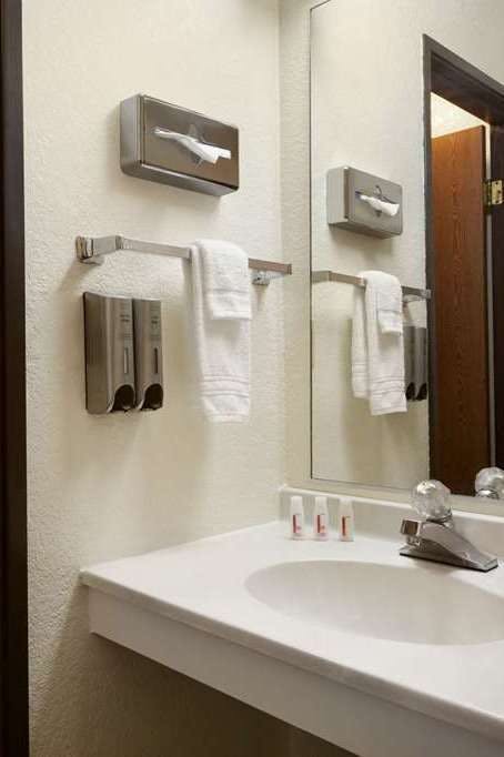 Hotel Super 8 Colorado Springs AFA photo 3