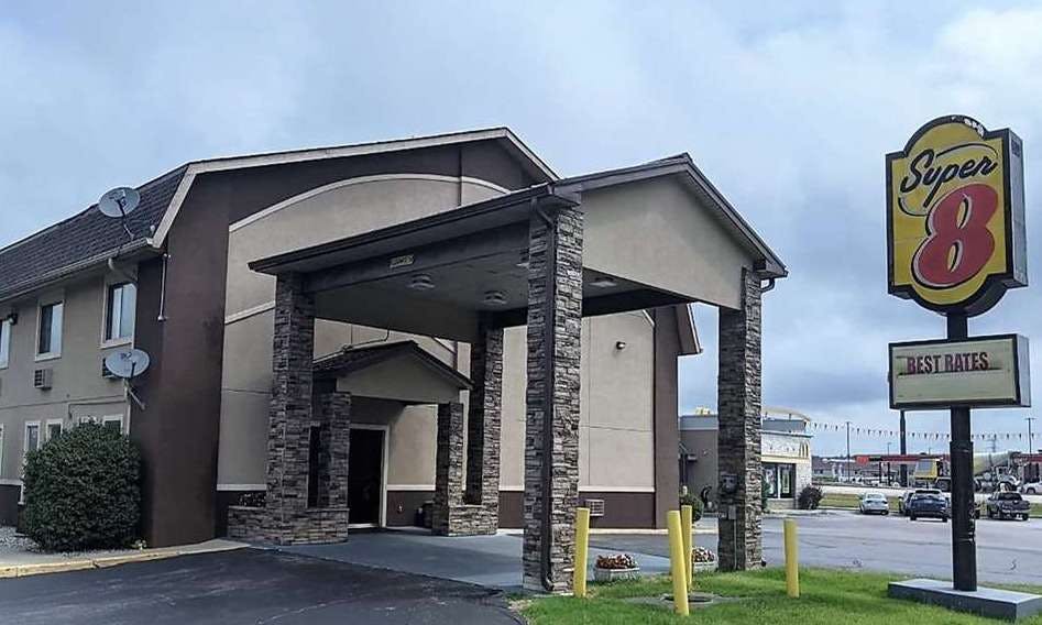 Super 8 by Wyndham Shelbyville