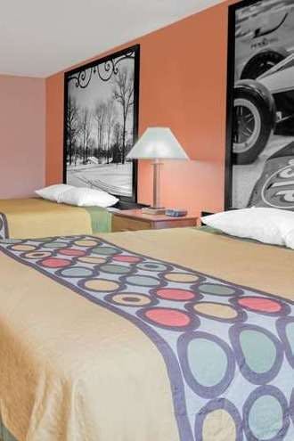 Hotel Super 8 by Wyndham Shelbyville photo 1