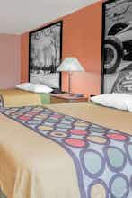 Hotel Super 8 by Wyndham Shelbyville photo 1