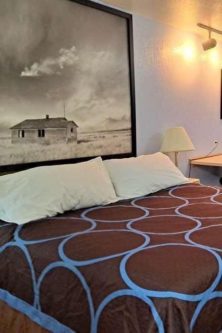 Hotel Super 8 by Wyndham Three Hills AB photo 2