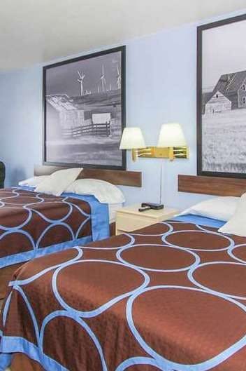 Hotel Super 8 by Wyndham Three Hills AB photo 1