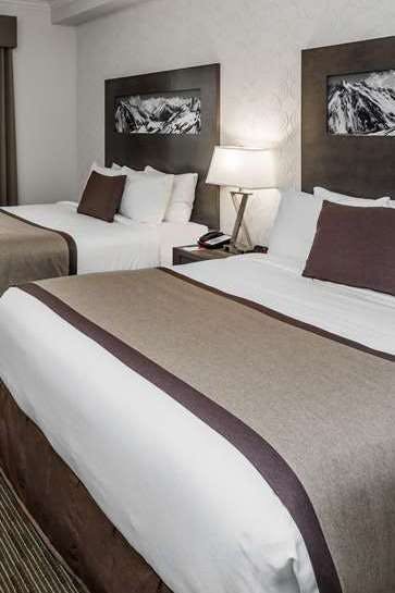 Hotel Ramada by Wyndham Revelstoke photo 1