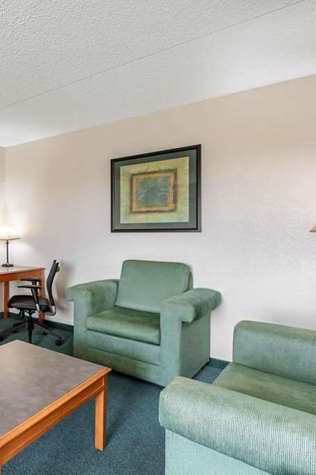 Hotel La Quinta Inn by Wyndham El Paso West photo 4