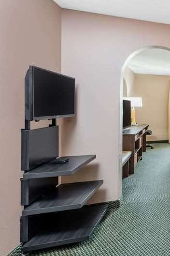 Hotel Super 8 by Wyndham Winfield/Quail Ridge Area photo 3