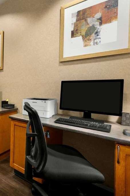 Hotel Days Inn & Suites by Wyndham Edmonton Airport photo 3