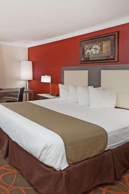 Hotel Baymont by Wyndham Chicago/Alsip photo 4