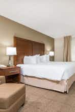 Hotel Wyndham Cross Lanes photo 2
