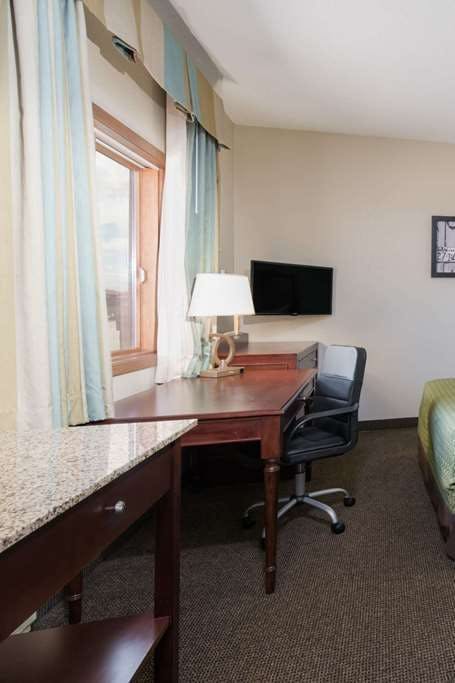 Hotel Baymont by Wyndham Pierre photo 4