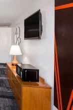 Hotel Howard Johnson by Wyndham Winter Haven FL photo 4