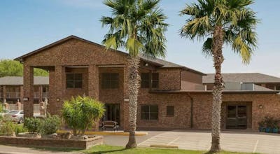 Super 8 by Wyndham Universal City