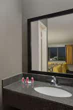 Hotel Super 8 by Wyndham Universal City photo 4