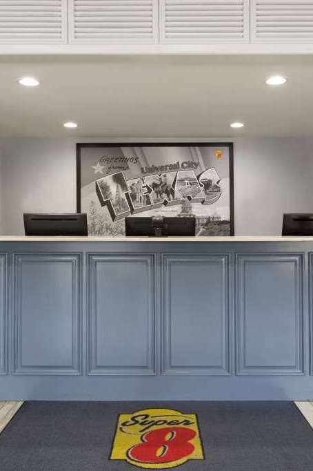 Hotel Super 8 by Wyndham Universal City photo 3