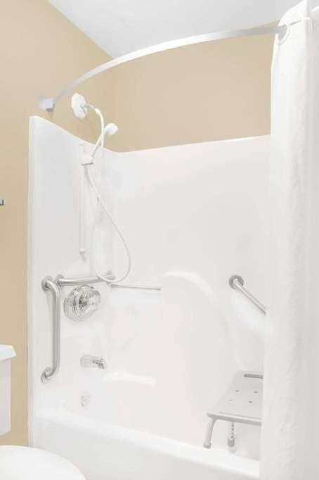 Hotel Super 8 by Wyndham East Moline photo 5