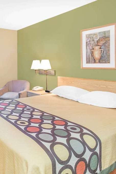 Hotel Super 8 by Wyndham East Moline photo 3