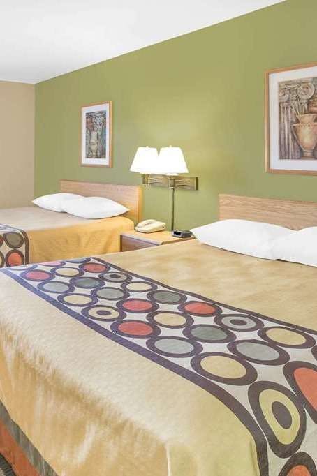 Hotel Super 8 by Wyndham East Moline photo 2