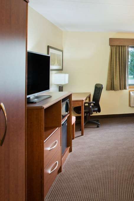 Hotel AmericInn Grand Frk photo 3