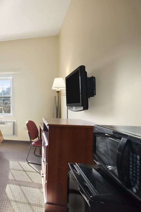 Hotel Super 8 Mifflinville photo 3