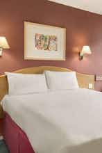 Hotel Days Inn Michaelwood M5 photo 1