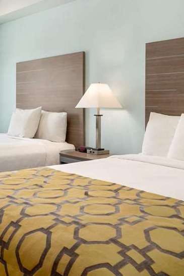 Hotel Baymont by Wyndham Kingwood photo 1