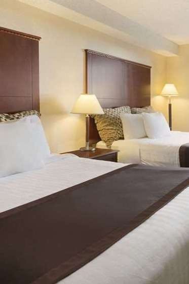 Hotel Travelodge Hotel by Wyndham Vancouver Airport photo 1