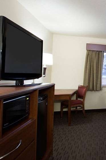 Hotel AmericInn by Wyndham Osceola photo 2