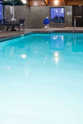 Hotel AmericInn by Wyndham Osceola photo 5