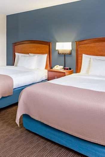 Hotel AmericInn by Wyndham Princeton MN photo 1