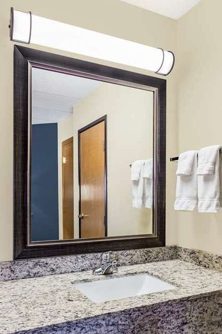 Hotel AmericInn by Wyndham Princeton MN photo 2