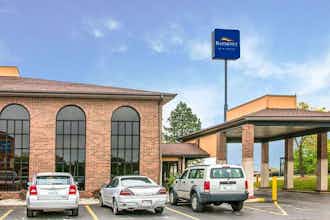 Hotel Baymont Flint Airport North photo 1