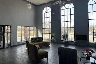 Hotel Baymont Flint Airport North photo 2