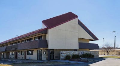 Travelodge by Wyndham Peoria